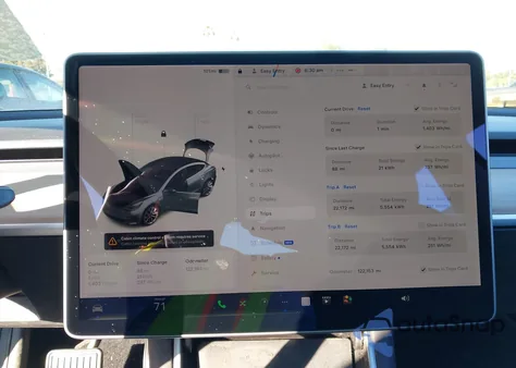 2018 Tesla Model 3 Long Range/Mid Range из США, поврежденный, VIN 5YJ3E1EAXJF044208